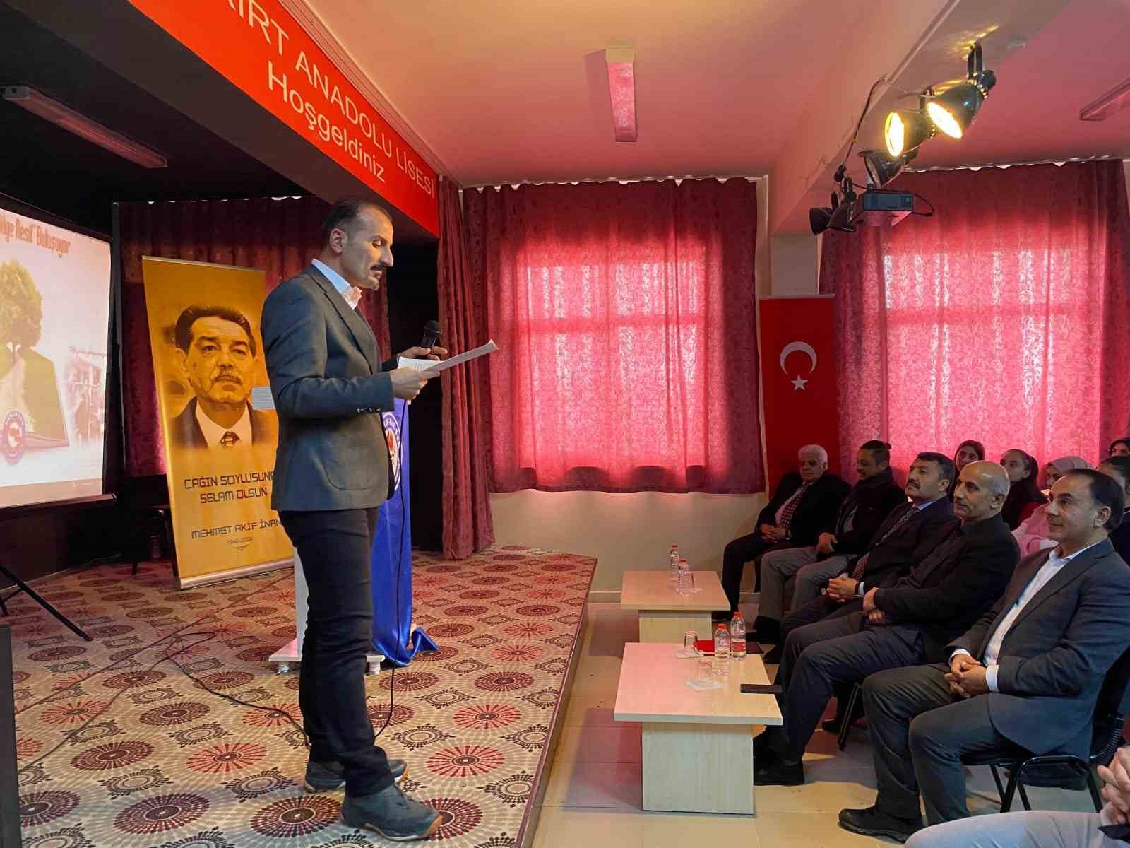Eleşkirt’te lise öğrencilerine kitap okumanın önemi anlatıldı