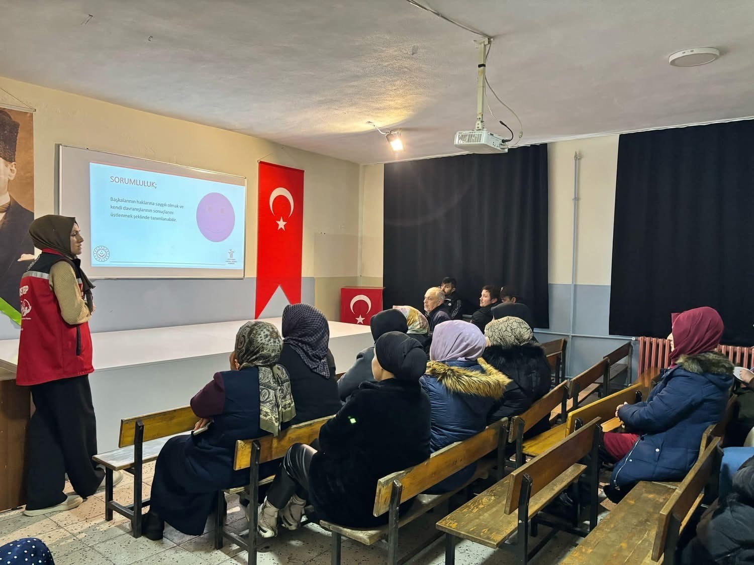 &Ccedil;aycuma&rsquo;da aile yılı kapsamında aile eğitim programı d&uuml;zenlendi
