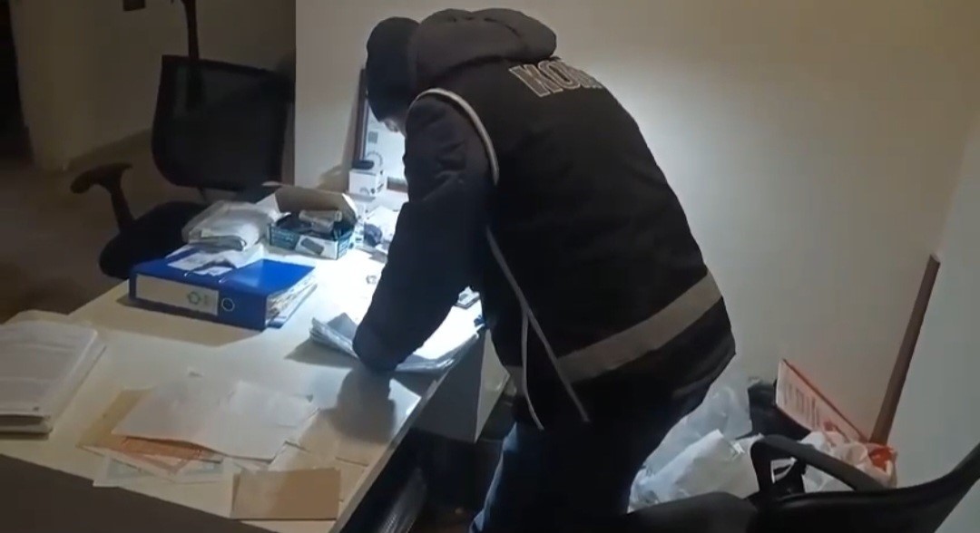 Balıkesir&rsquo;de organize su&ccedil; &ouml;rg&uuml;t&uuml; operasyonu 6 g&ouml;zaltı
