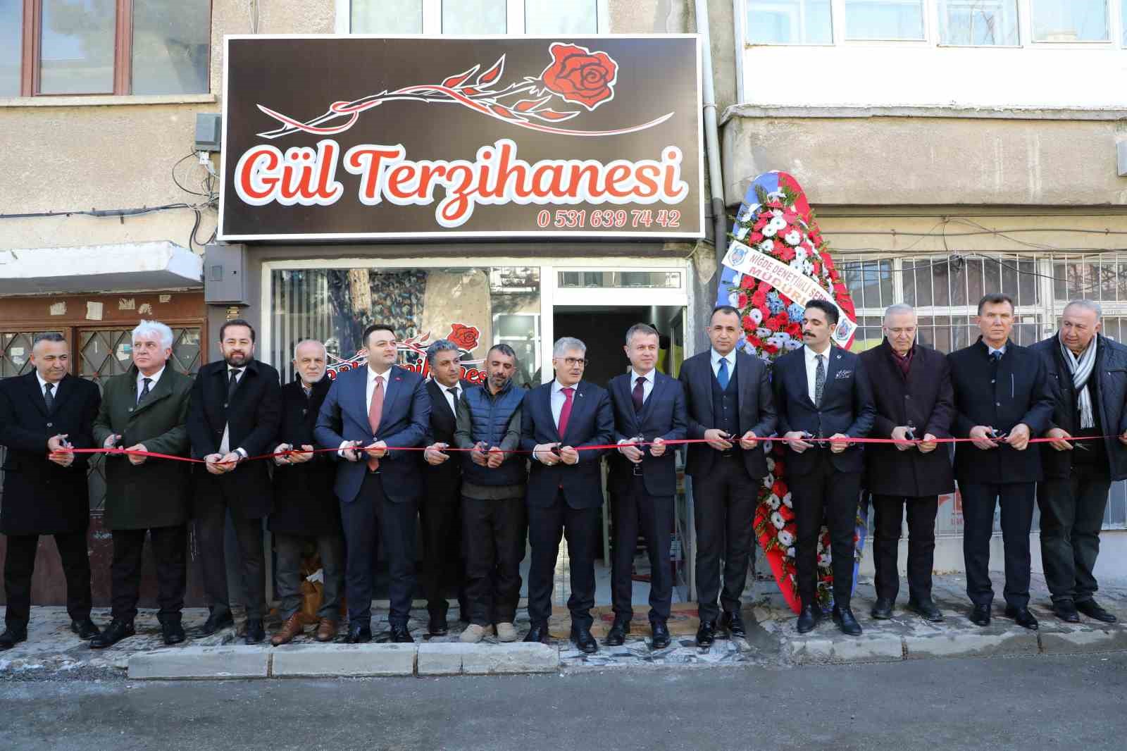 Eski h&uuml;k&uuml;ml&uuml; hibe desteği ile kendi işletmesini a&ccedil;tı
