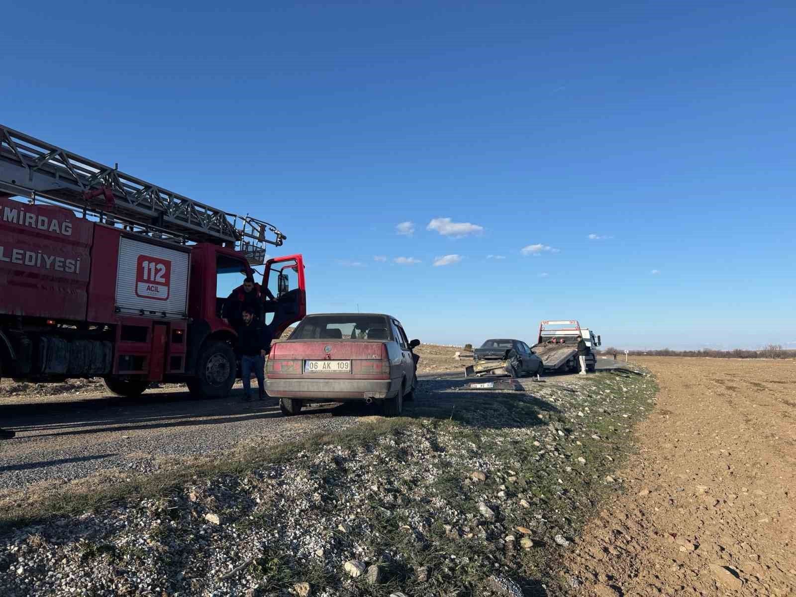 Afyonkarahisar’da kaza 3 yaralı