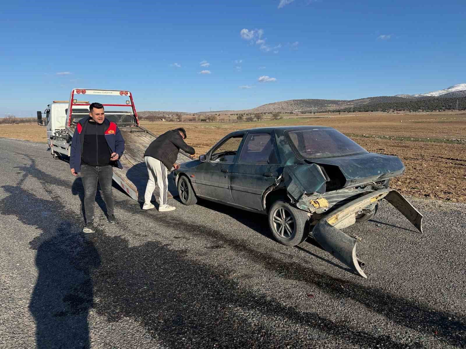 Afyonkarahisar&rsquo;da kaza 3 yaralı
