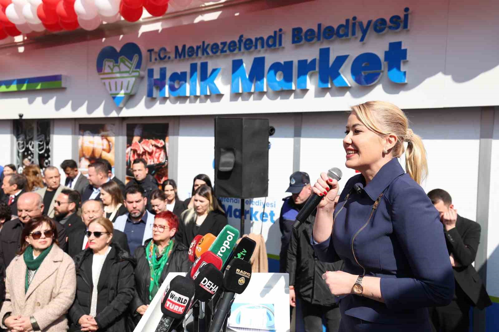Başkan Doğan; "Başka yerde aramaya gerek yok, en ucuzunu Merkezefendi Halk Market satıyor"

