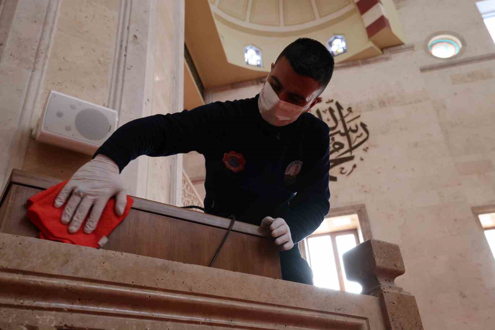 Tokat Belediyesi’nden ramazan öncesi cami temizliği seferberliği