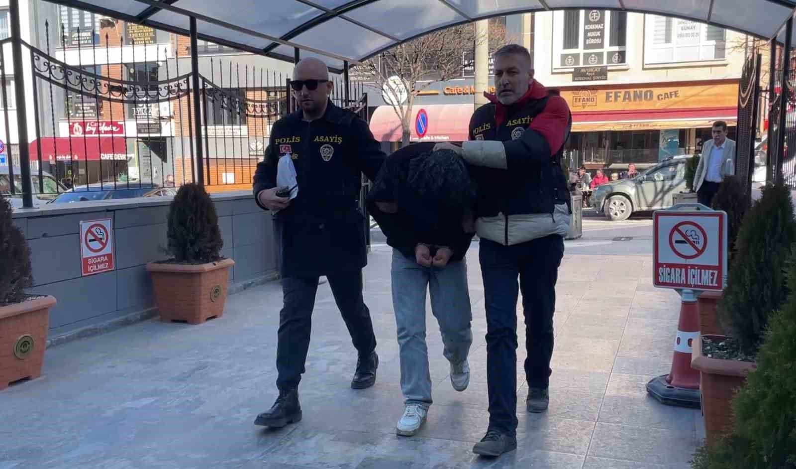 Kendini polis olarak tanıtıp "Adınız FETÖ’ye karıştı" diyerek 2 milyon TL dolandıran şahıs tutuklandı