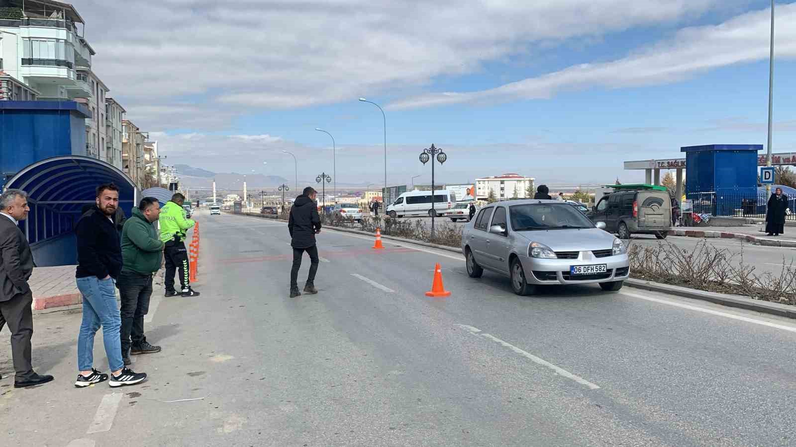 Karaman&rsquo;da otomobilin &ccedil;arptığı 9 yaşındaki &ccedil;ocuk yaralandı
