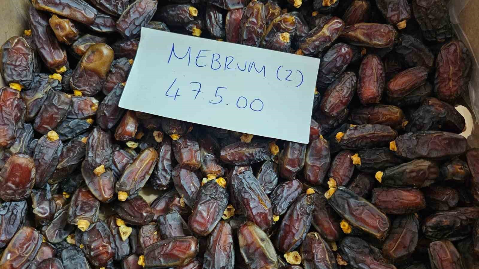 Bandırma&rsquo;da Ramazan &ouml;ncesi hurma satışlarında yoğunluk artıyor
