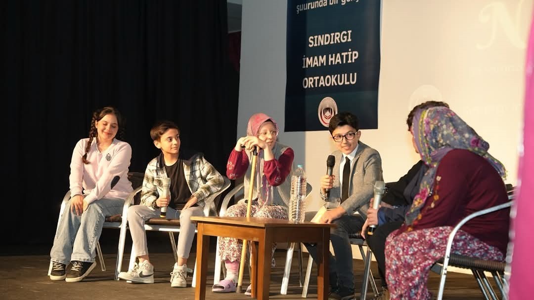 Sındırgı’da öğrenciler "Hoş Geldin Ramazan" adlı programı sergiledi