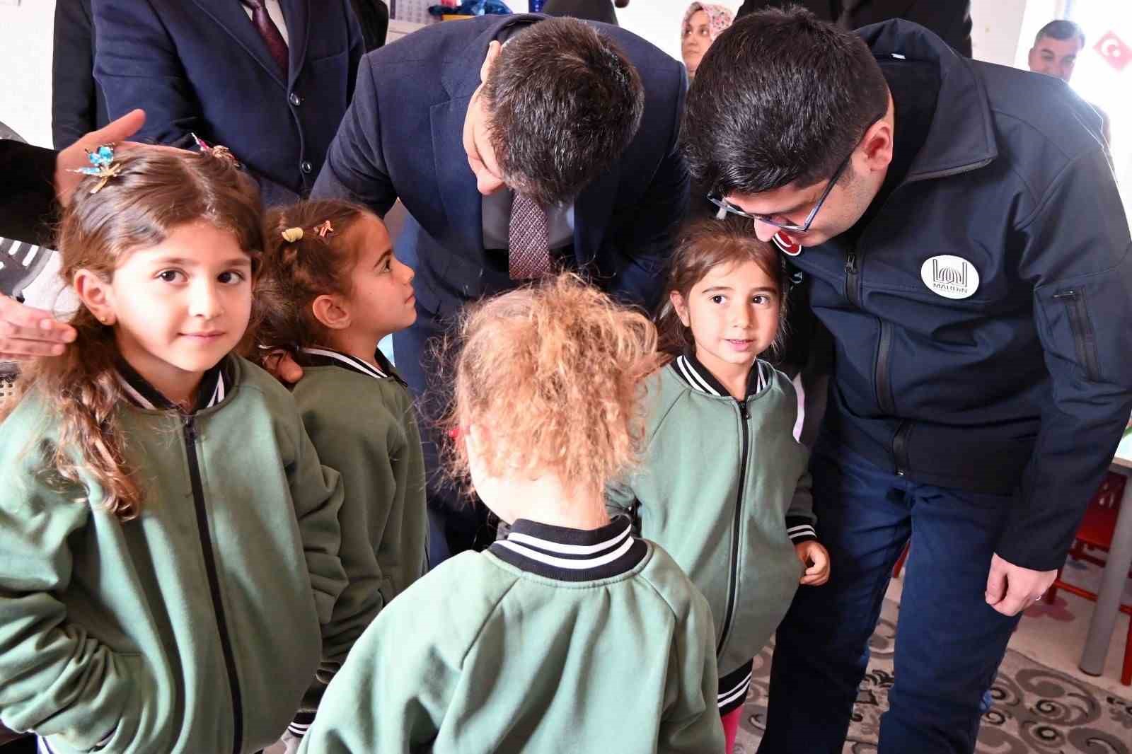 Mardin’de 63 okula oyuncak setleri dağıtıldı
