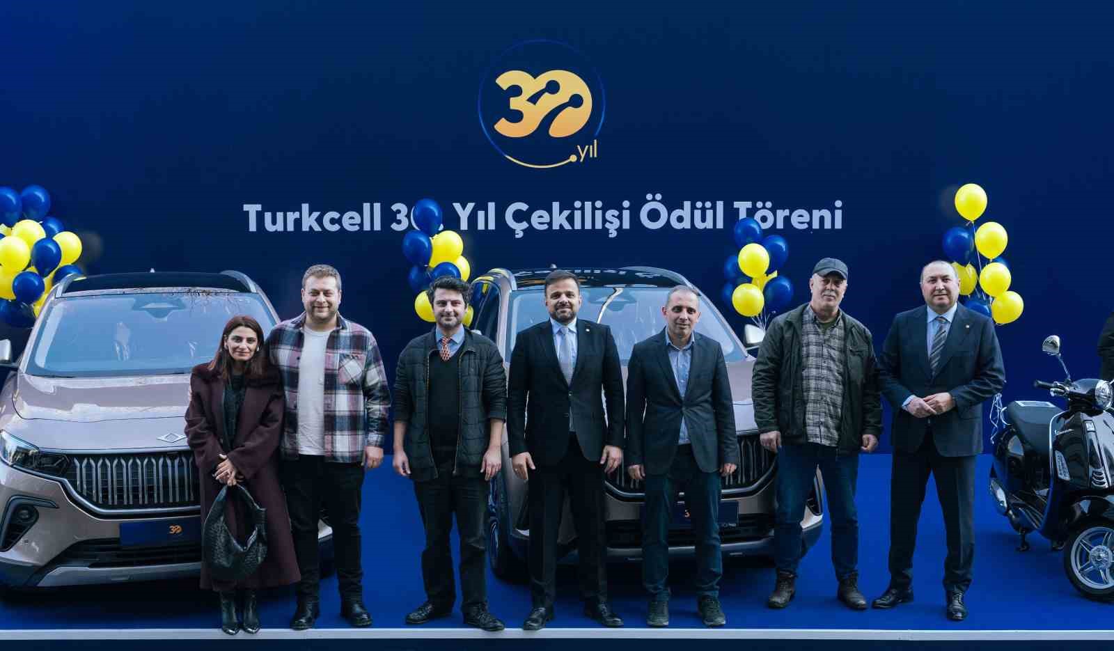 Turkcell’in 30’uncu yıl çekilişinin kazananları ödüllerini aldı