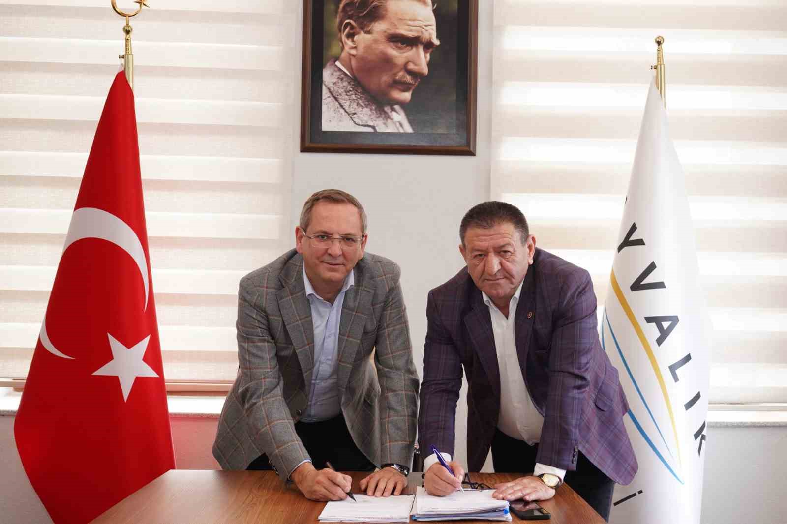 Ayvalık’ta belediye işçilerini mutlu eden toplu iş sözleşmesi