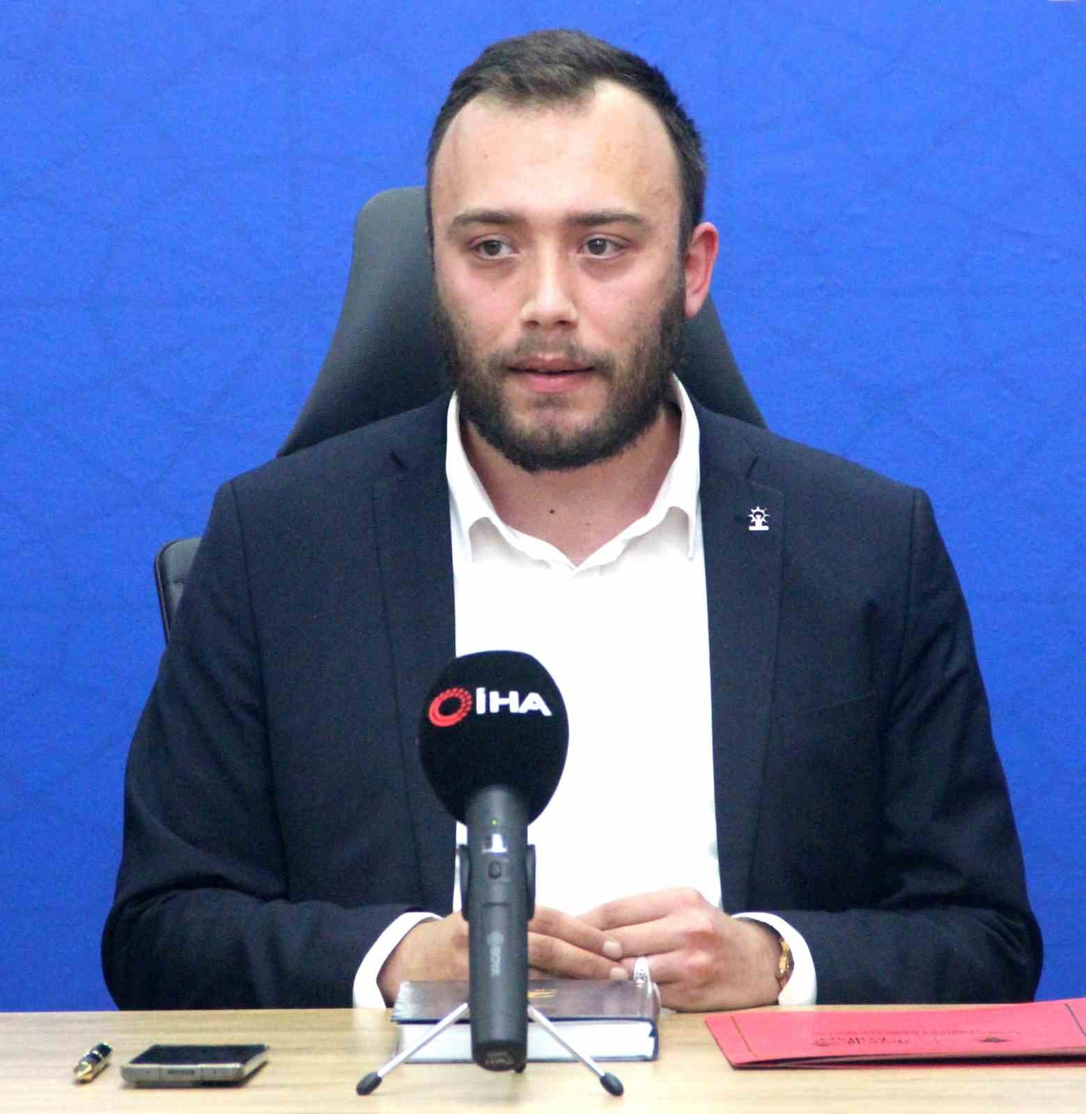 AK Parti Kütahya İl Gençlik Kolları Başkanı Melih Berk Sildir görevinden ayrıldı