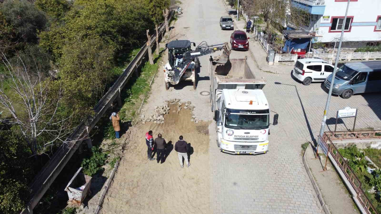 Başkan Doğanca, parke döşeme çalışmalarını yerinde inceledi
