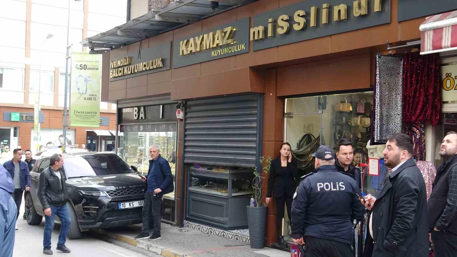 Balıkesir’de silahlı ve maskeli soygun