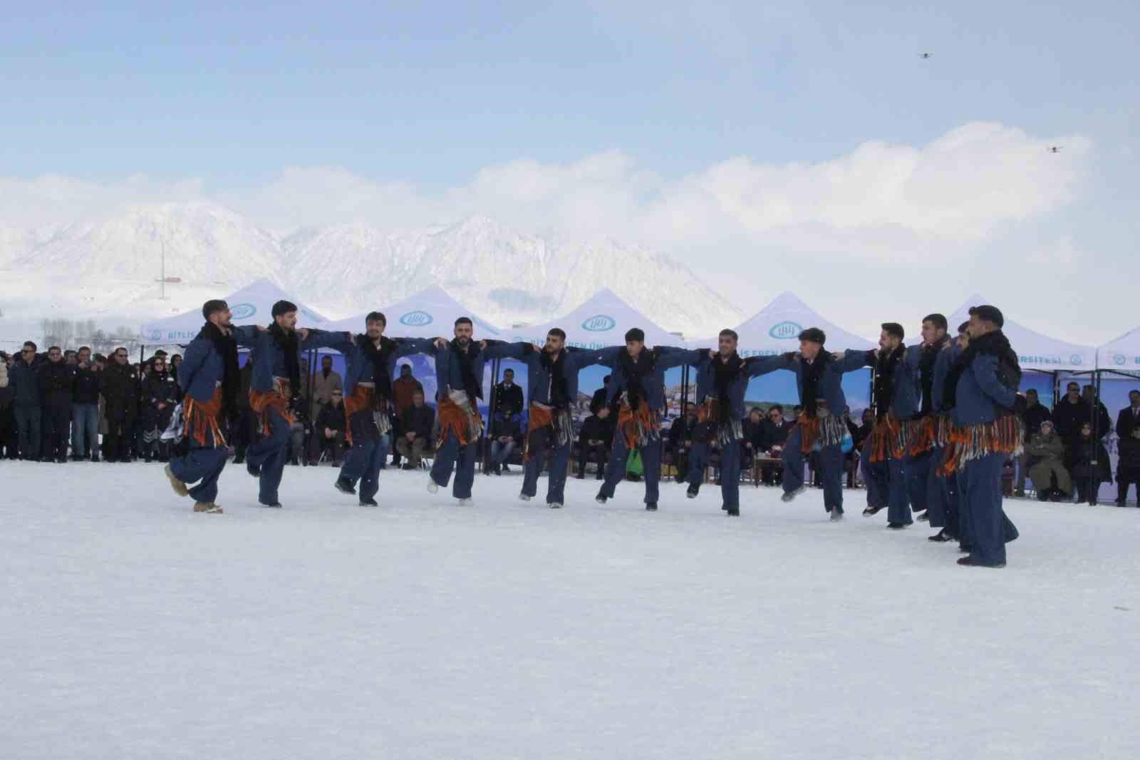 Bitlis&rsquo;te 4. Kar Festivali renkli g&ouml;r&uuml;nt&uuml;lere sahne oldu
