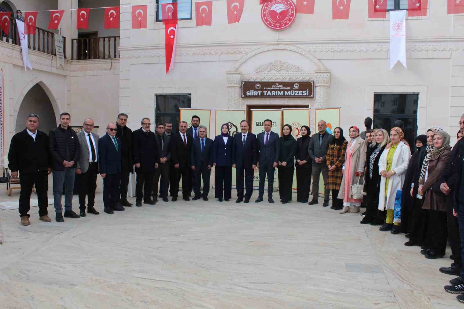 Siirt battaniyesi dokumacılığı lansman toplantısı d&uuml;zenlendi
