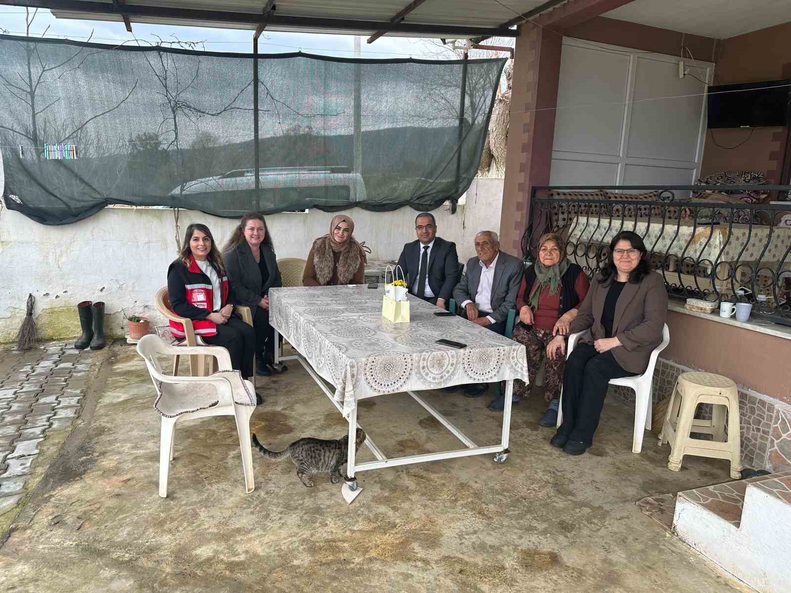 Kaymakam Dalak&rsquo;tan Şehit ailesi ve Kıbrıs Gazisine ziyaret
