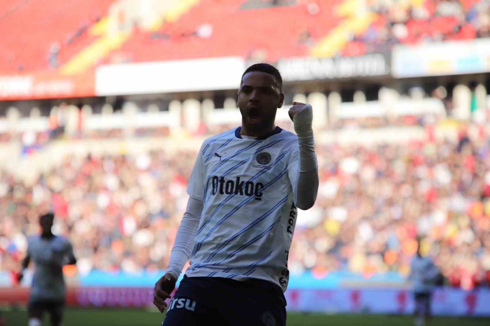 Ziraat T&uuml;rkiye Kupası: Gaziantep FK: 0 - Fenerbah&ccedil;e: 3 (İlk yarı)
