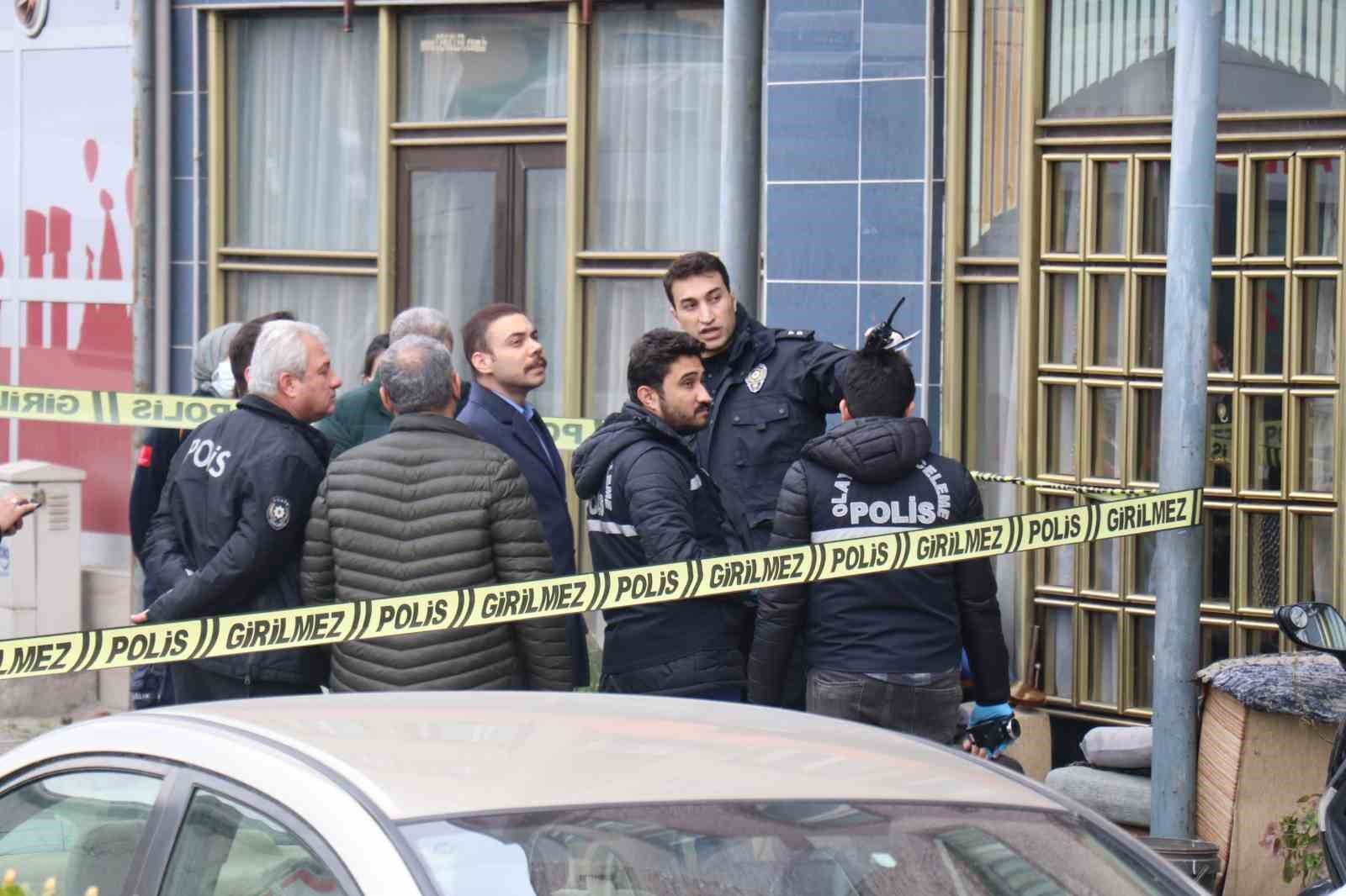 Soluklanmak i&ccedil;in oturduğu koltukta hayatını kaybetti
