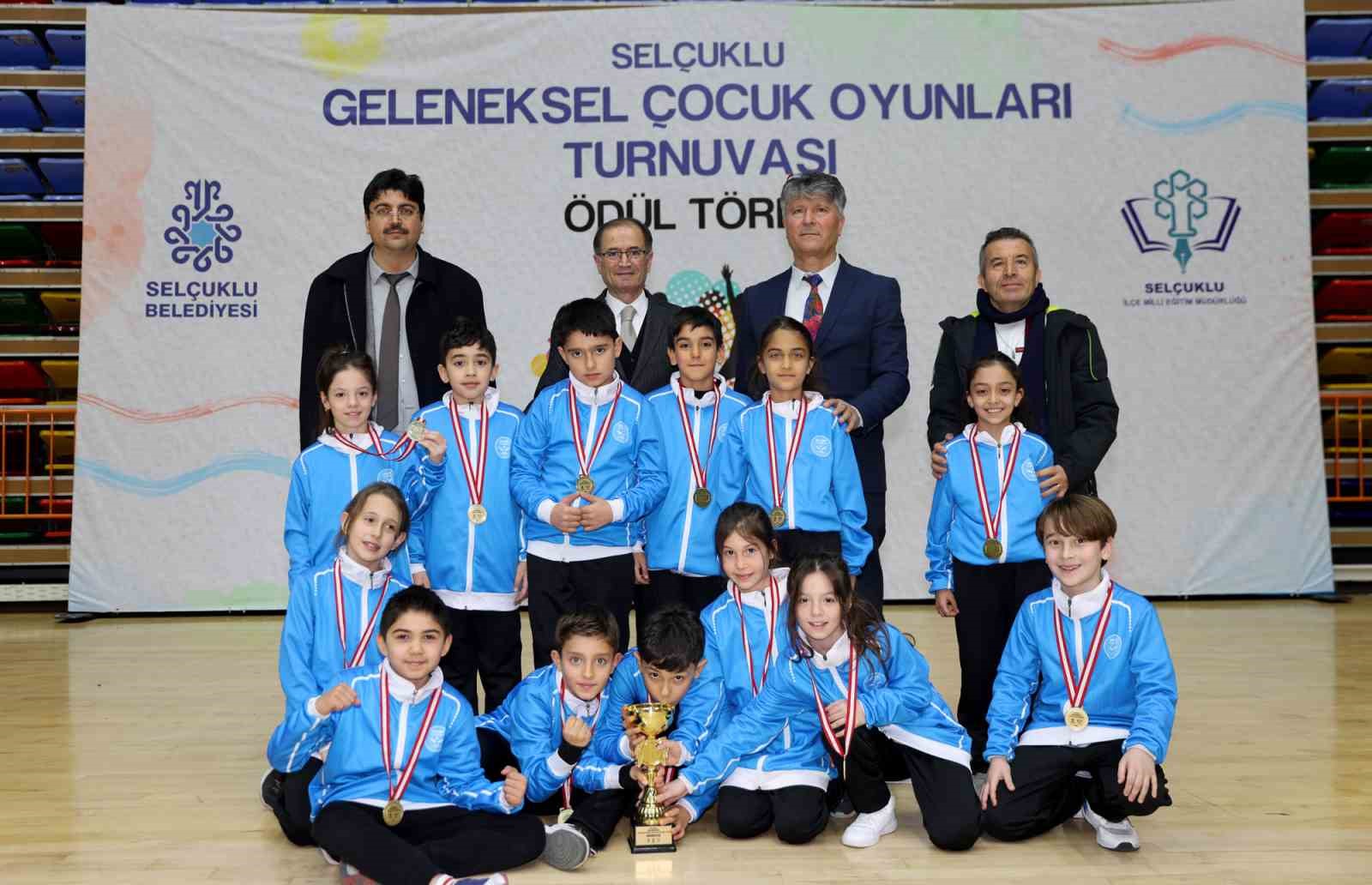 Selçuklu’da Geleneksel Çocuk Oyunları Turnuvası’nda ödül heyecanı yaşandı