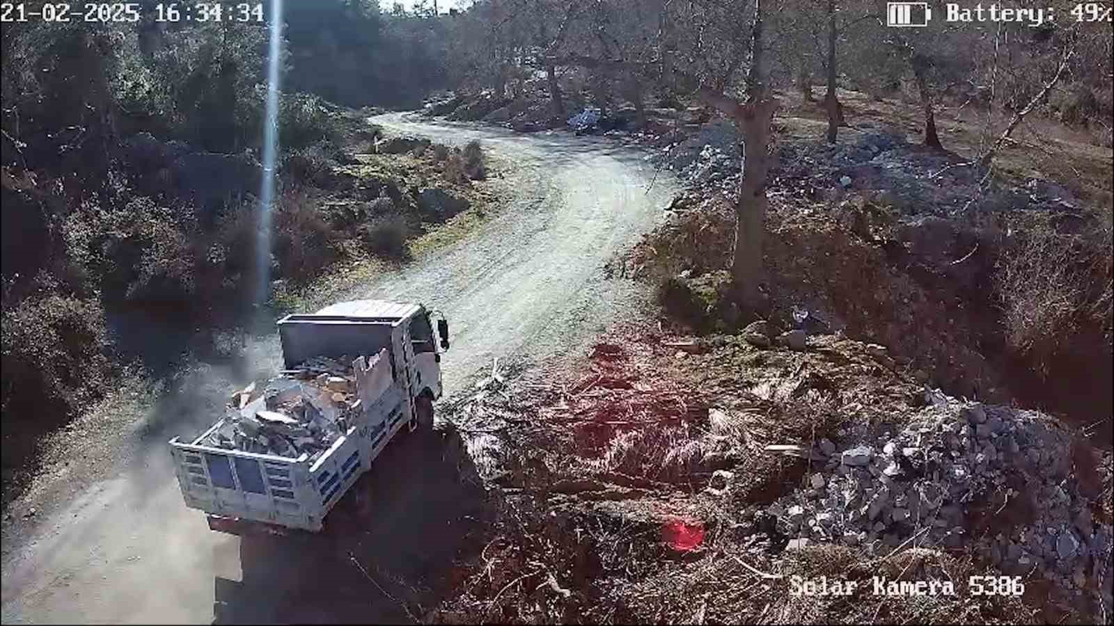 Alanya’da kaçak moloz ve hafriyat dökümüne fotokapanlı takip
