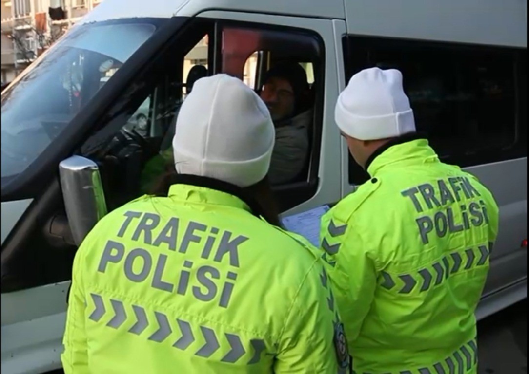 Samsun polisi, &ccedil;ocukların g&uuml;venliği i&ccedil;in g&ouml;revde
