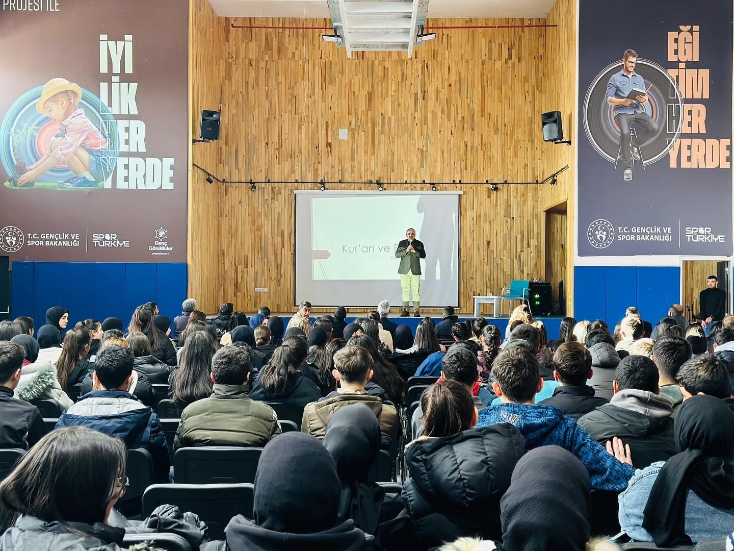 "Kur’an ve Bilim" konulu konferans düzenlendi