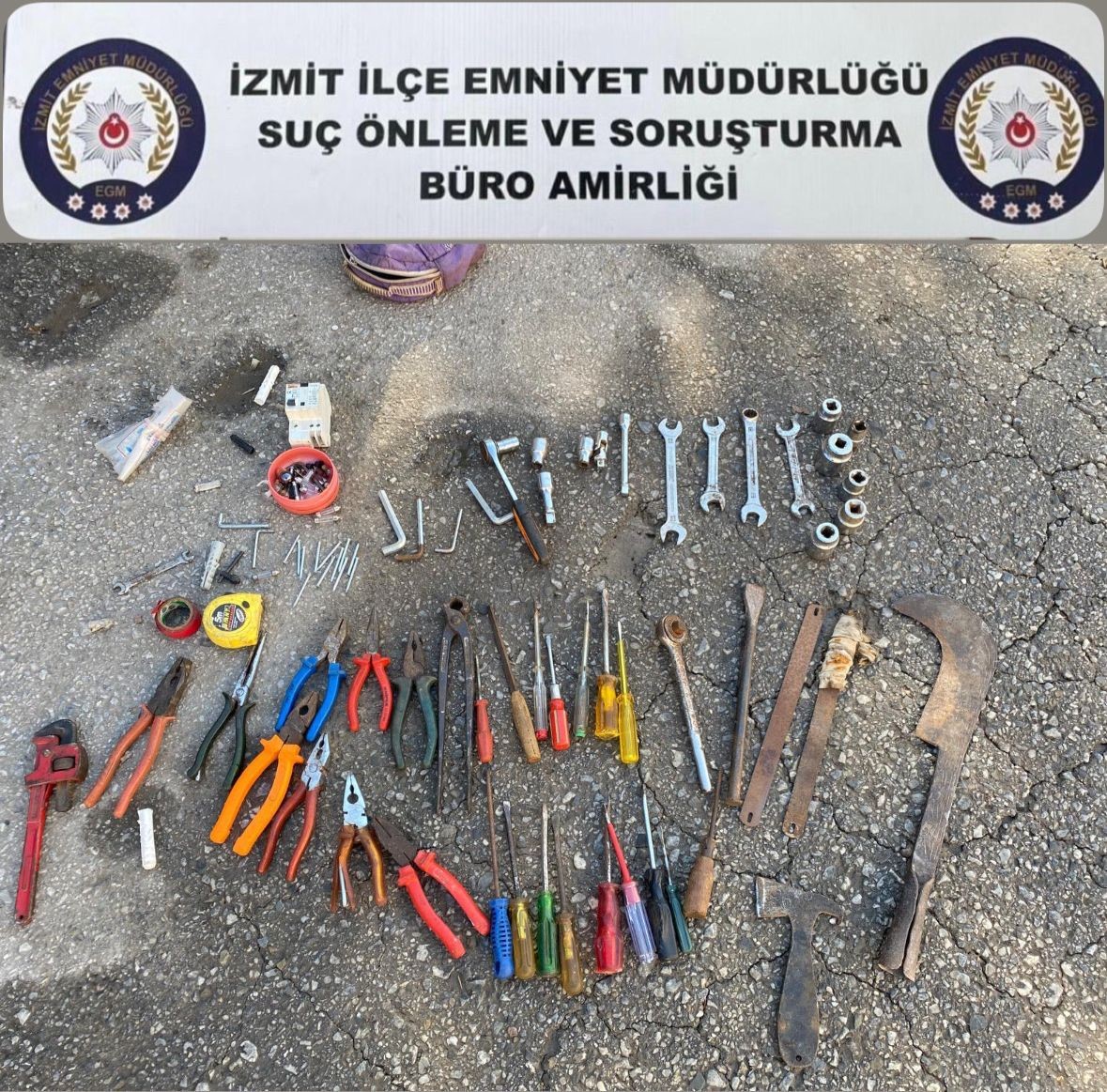 Kocaeli’de evden hırsızlık yapan şahıslar yakalandı
