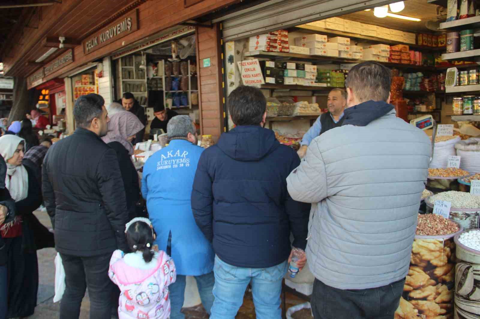 Şanlıurfa’da tarihi çarşıda Ramazan yoğunluğu