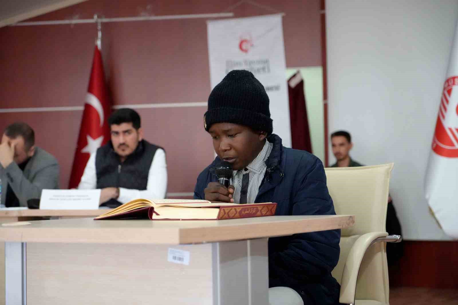 Gümüşhane’de Kamerunlu üniversite öğrencisi Ramazan ayına müslüman olarak giriyor