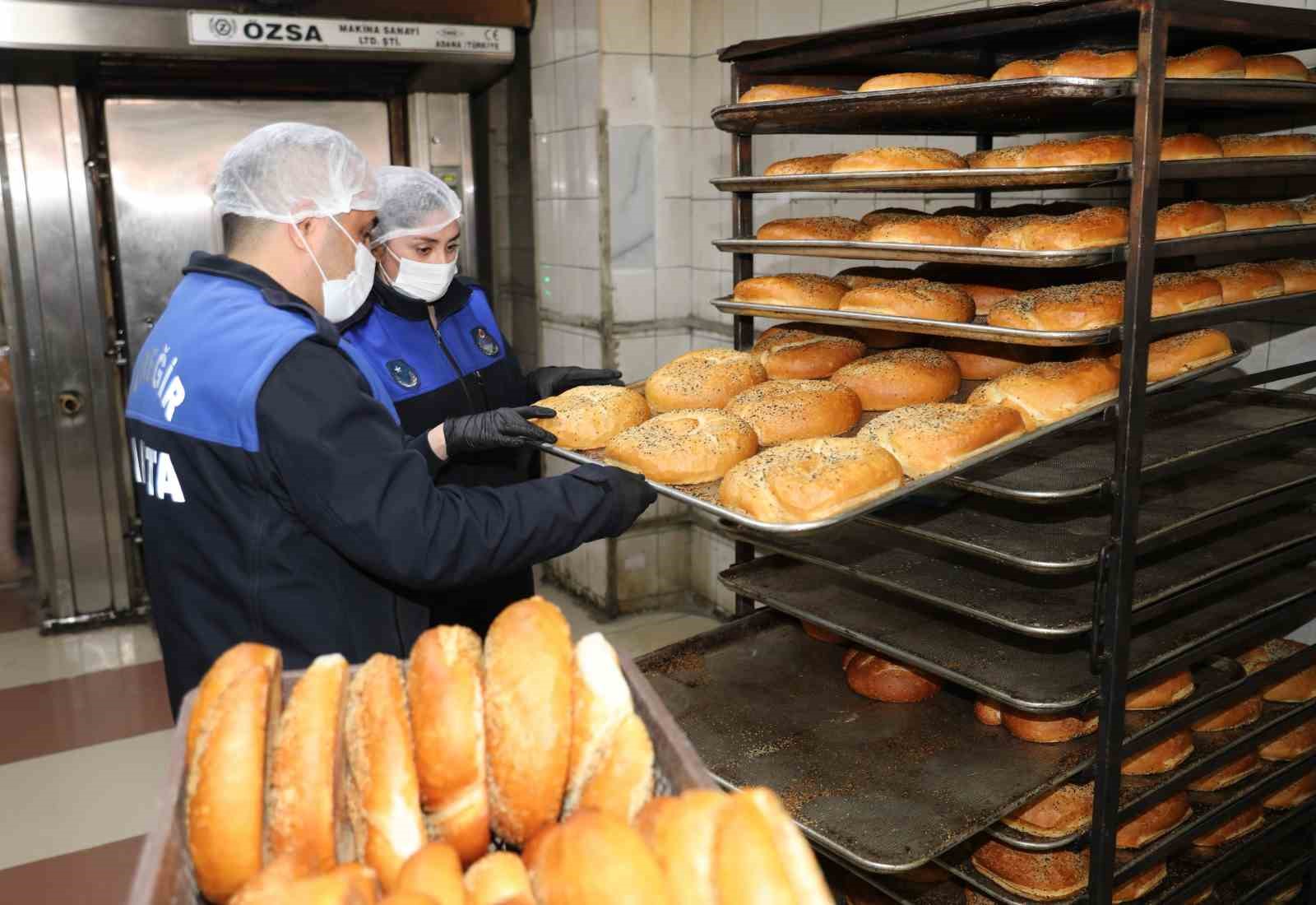 Yüreğir Belediyesi zabıta ekiplerinden fırınlara sıkı denetim
