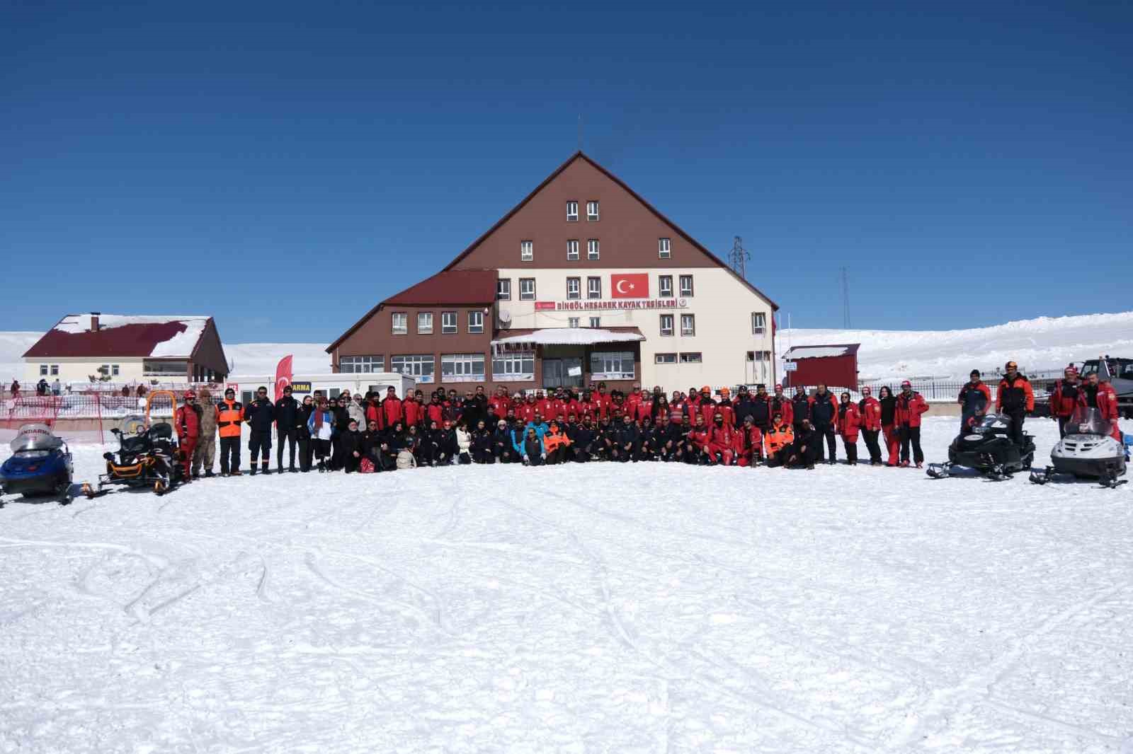 Hesarek Kayak Merkezi&rsquo;nde arama kurtarma tatbikatı
