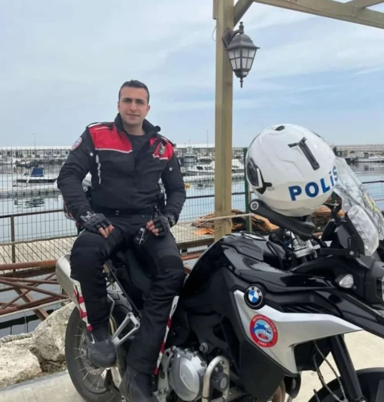 Büyükçekçemece’de yunus polisi trafik kazasında hayatını kaybetti
