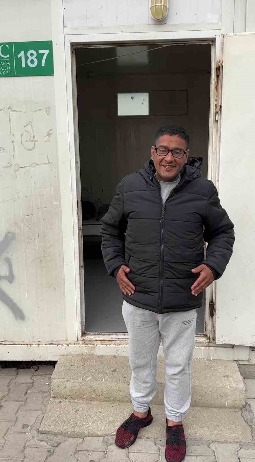 Başkan D&ouml;nmez, sokakta yaşayan 3 vatandaşa devletin şefkat elini uzattı

