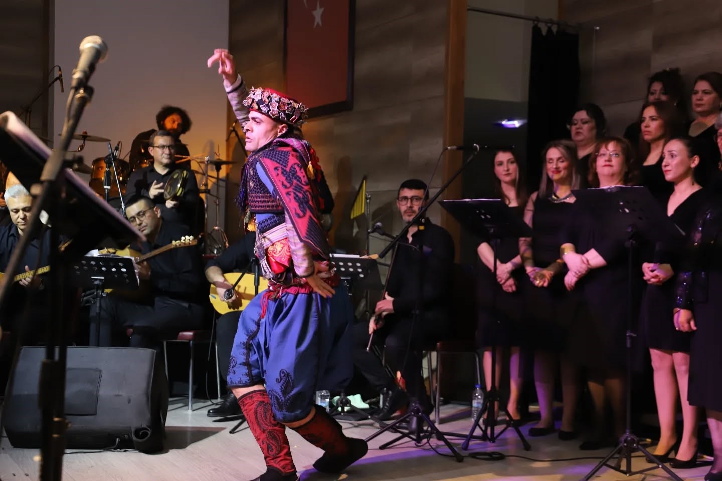 Alaşehirliler türkülerle coştu