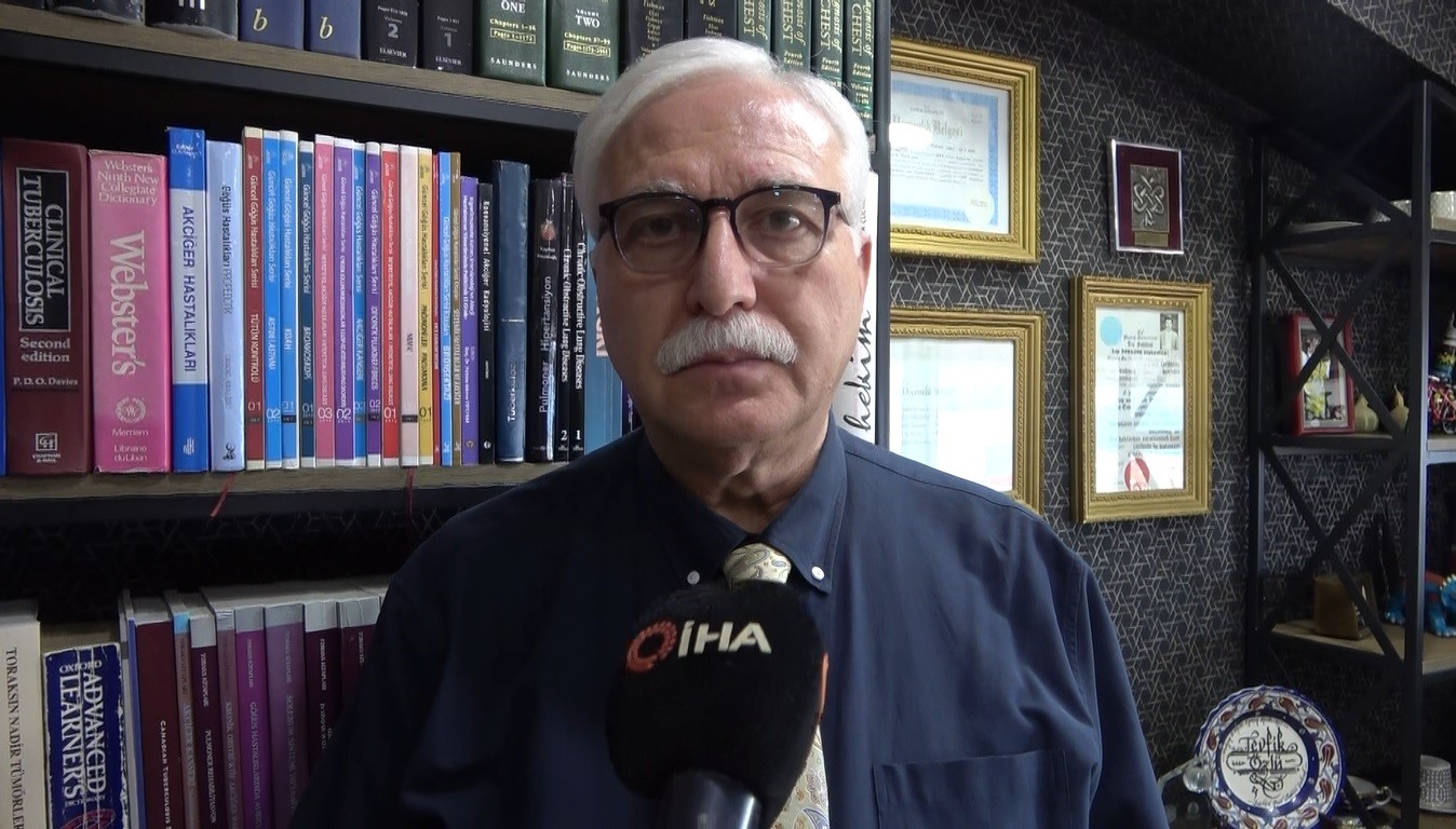 Prof. Dr. Tevfik Özlü: "Oruç tutabilecek durumda olan hastalarımıza bol sıvı almalarını tavsiye ediyoruz"