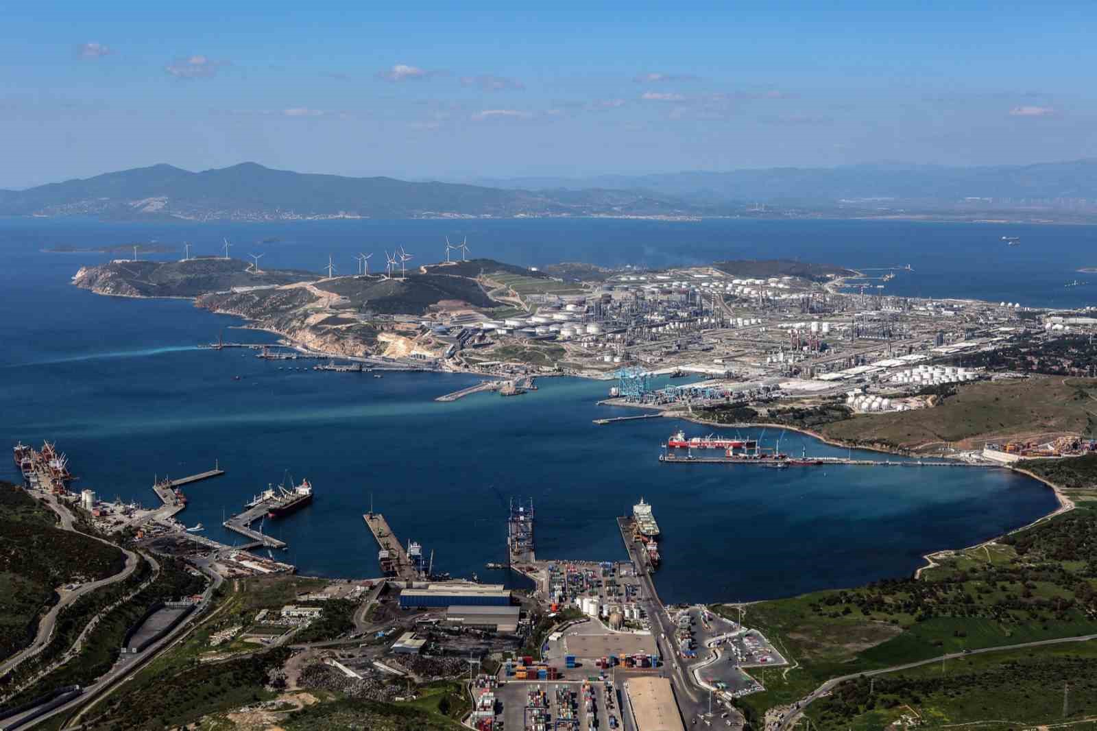 Aliağa Limanları’nda işlem hacmi ve konteyner trafiği artıyor