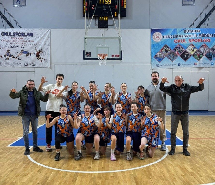 Moymulspor’un U18 Kızları Kütahya şampiyonu oldu