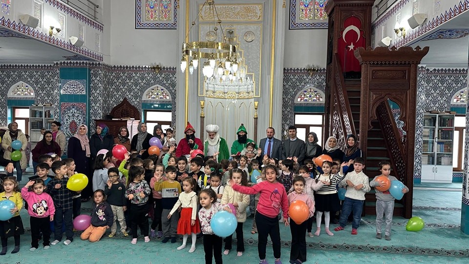 Simav&rsquo;da "Cami &Ccedil;ocuk Buluşması"
