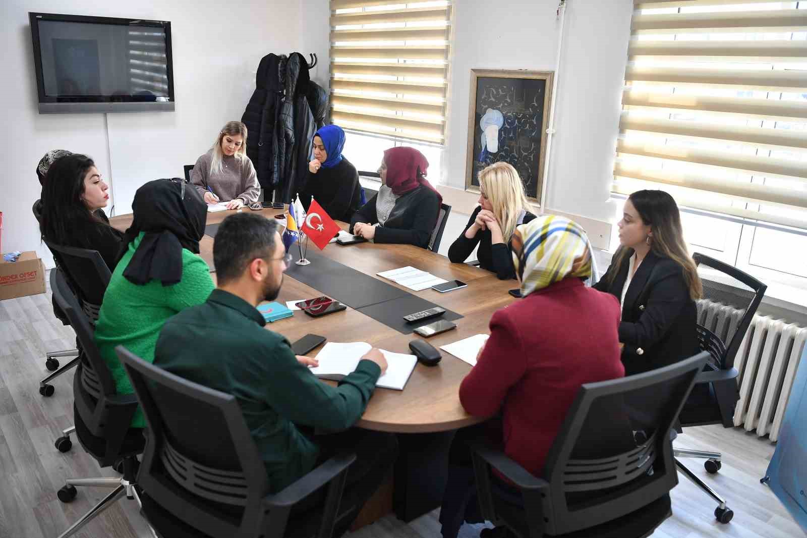 Büyükşehir Aile Akademisi, ailelere ücretsiz destek sunuyor