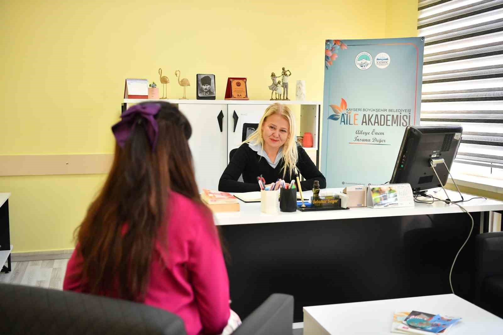 B&uuml;y&uuml;kşehir Aile Akademisi, ailelere &uuml;cretsiz destek sunuyor
