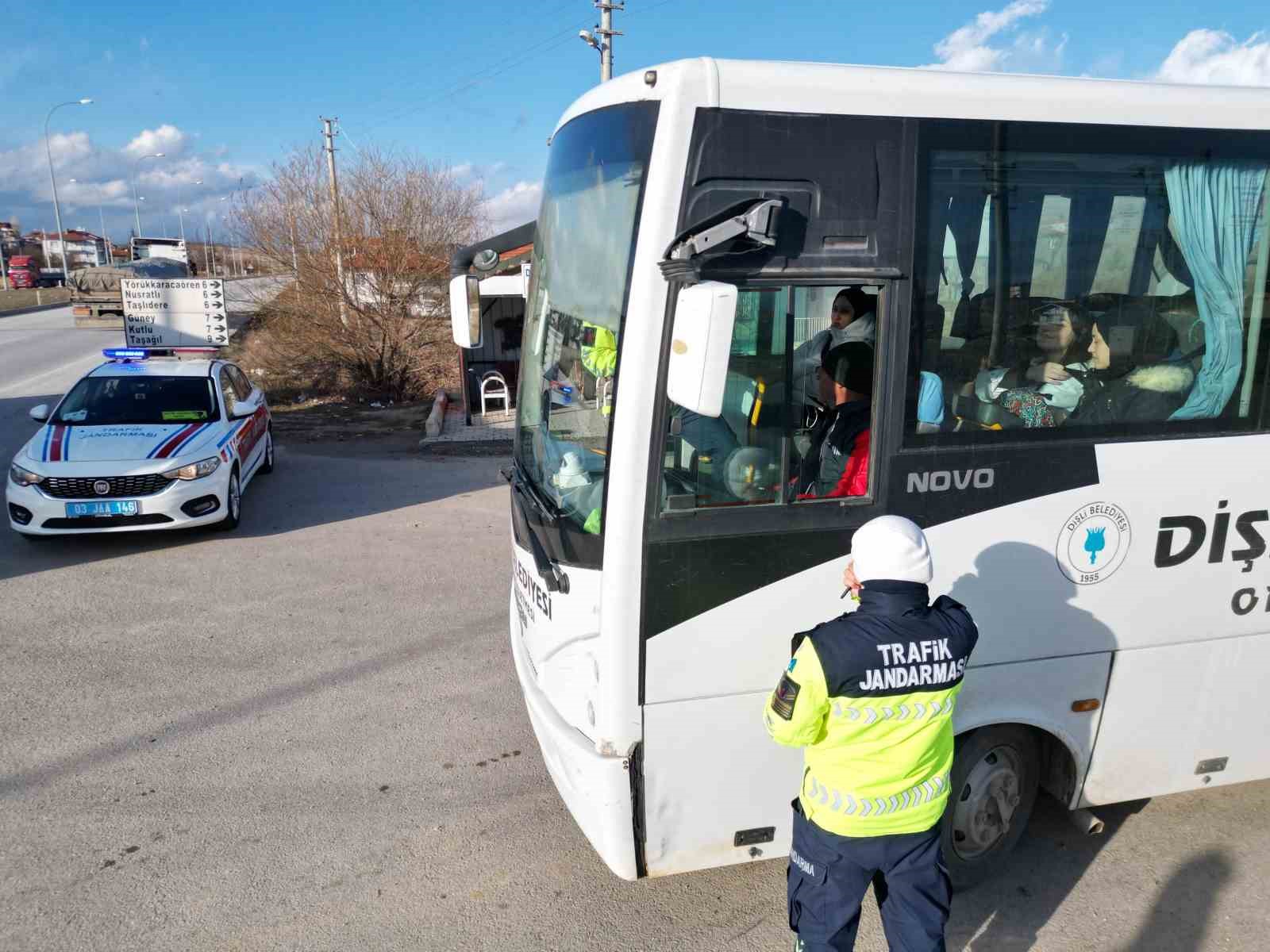 Servis taşımacılığı yapan s&uuml;r&uuml;c&uuml;lere y&ouml;nelik denetim

