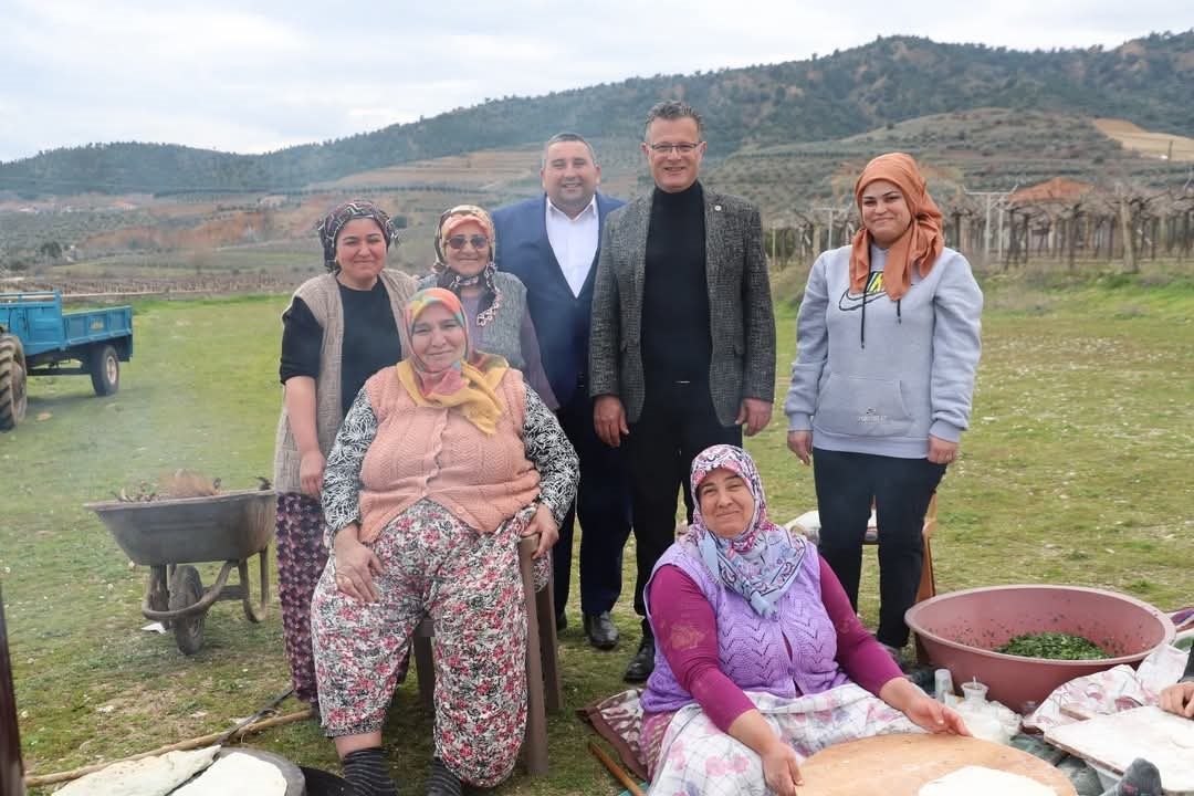 Başkan &Ouml;k&uuml;zc&uuml;oğlu&rsquo;nu g&ouml;zleme yapan k&ouml;yl&uuml;ler karşıladı
