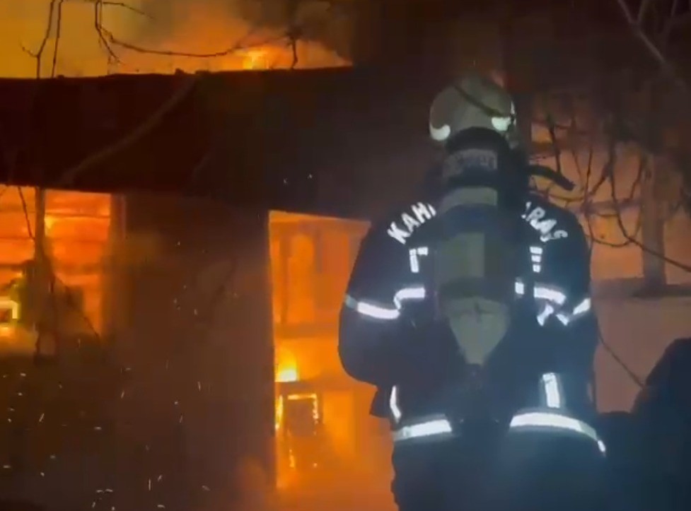 Kahramanmaraş’ta metruk evde yangın