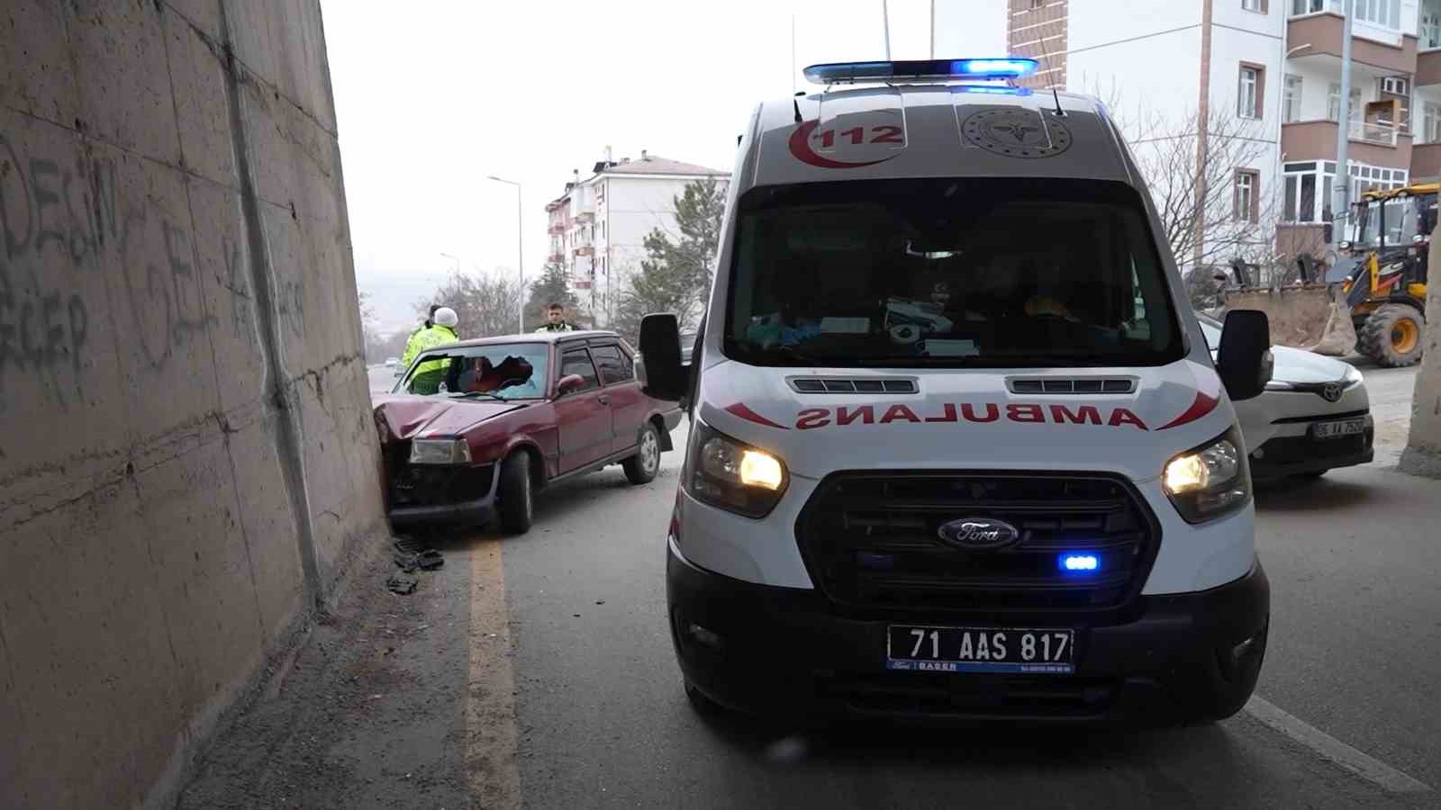 Kırıkkale&rsquo;de hız ve dikkatsizlik kazalara davetiye &ccedil;ıkardı: O anlar kamerada
