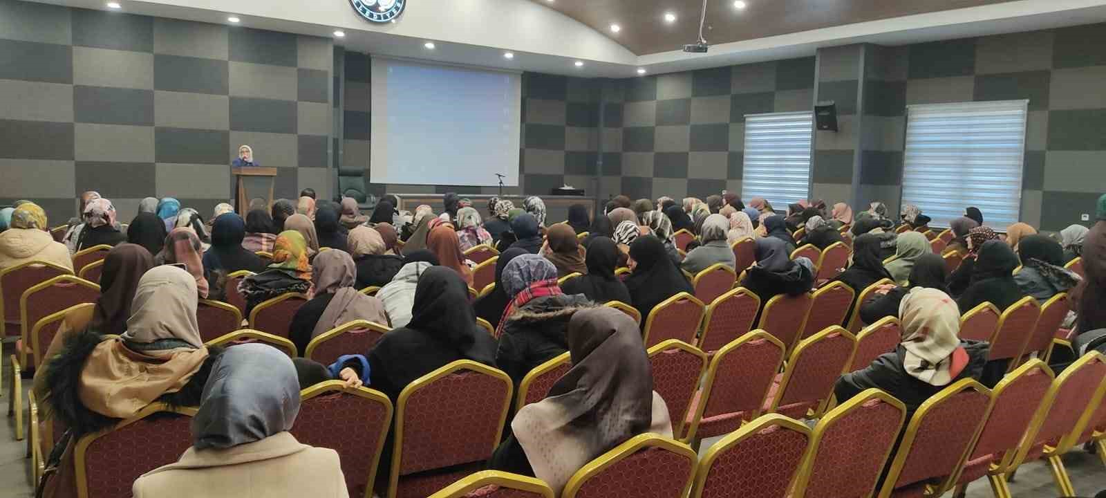 Elazığ’da Kur’an kursu öğreticilerine seminer
