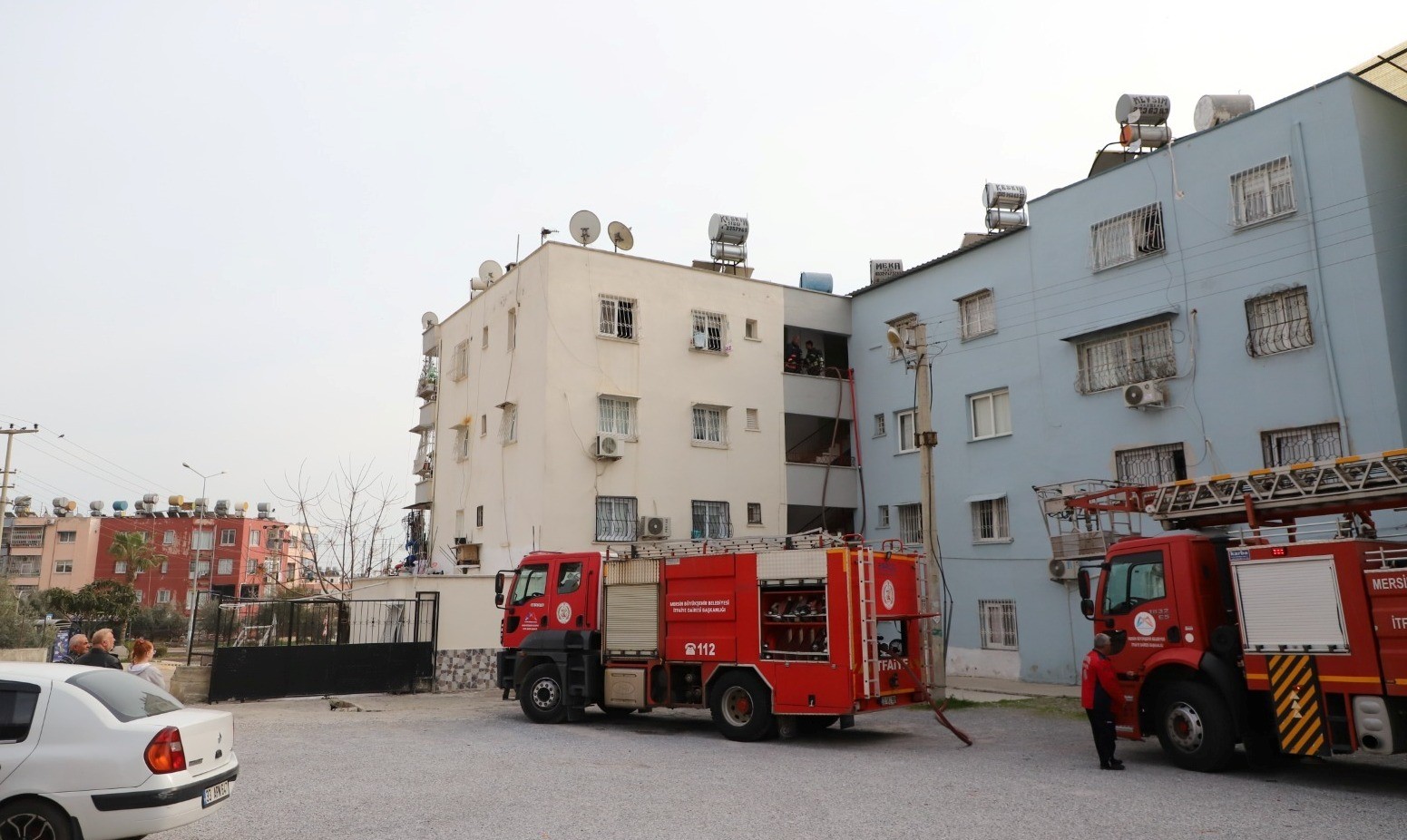 Mersin’de ev yangını itfaiyenin müdahalesiyle söndürüldü
