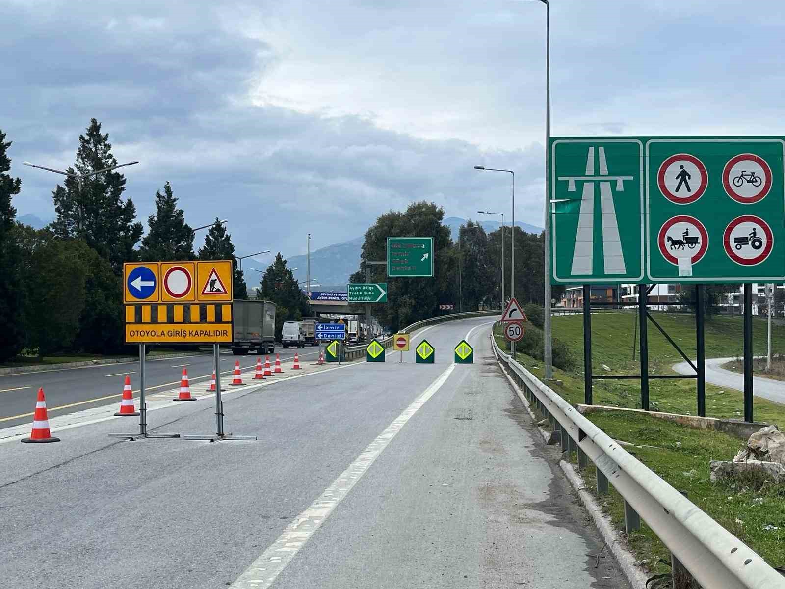 Otoyoldaki çalışma nedeniyle trafik durma noktasına geldi
