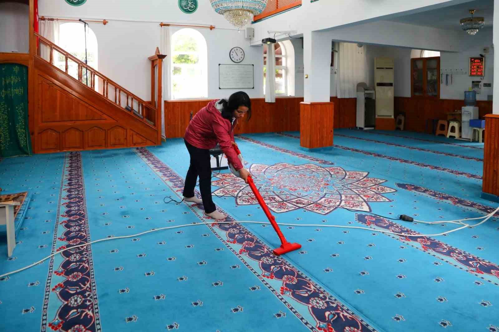 Bodrum Belediyesi’nden Ramazan öncesi cami temizliği
