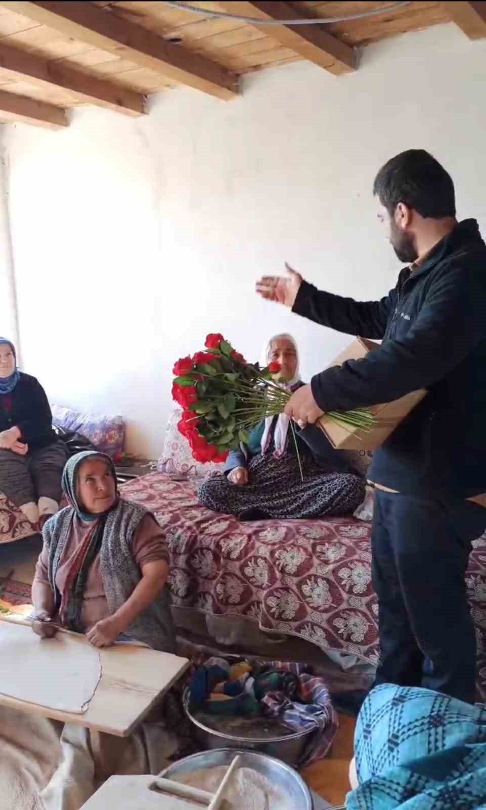 Adana’da imamdan gönüllere dokunan teravih çağrısı